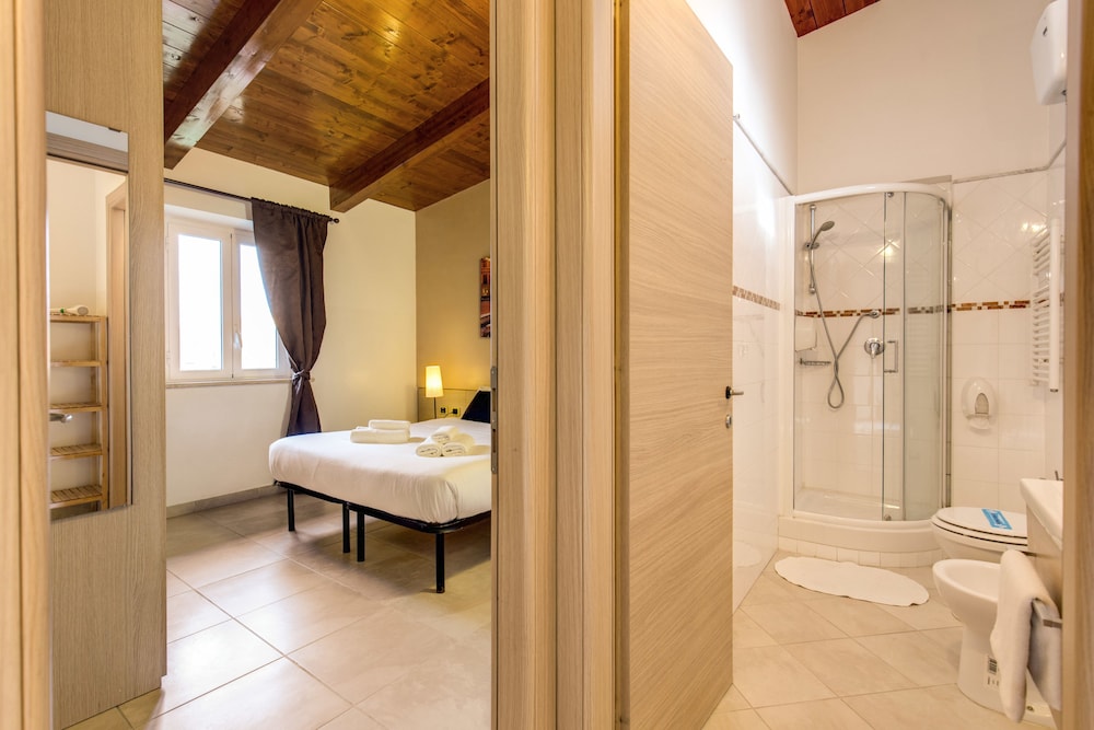 Aurelia Vatican Apartments 15/66