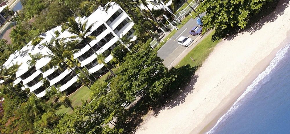 Roydon Beachfront Holiday Apartments 45/50