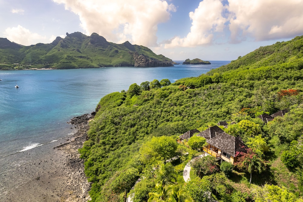 NUKU HIVA KEIKAHANUI PEARL LODGE 51/56