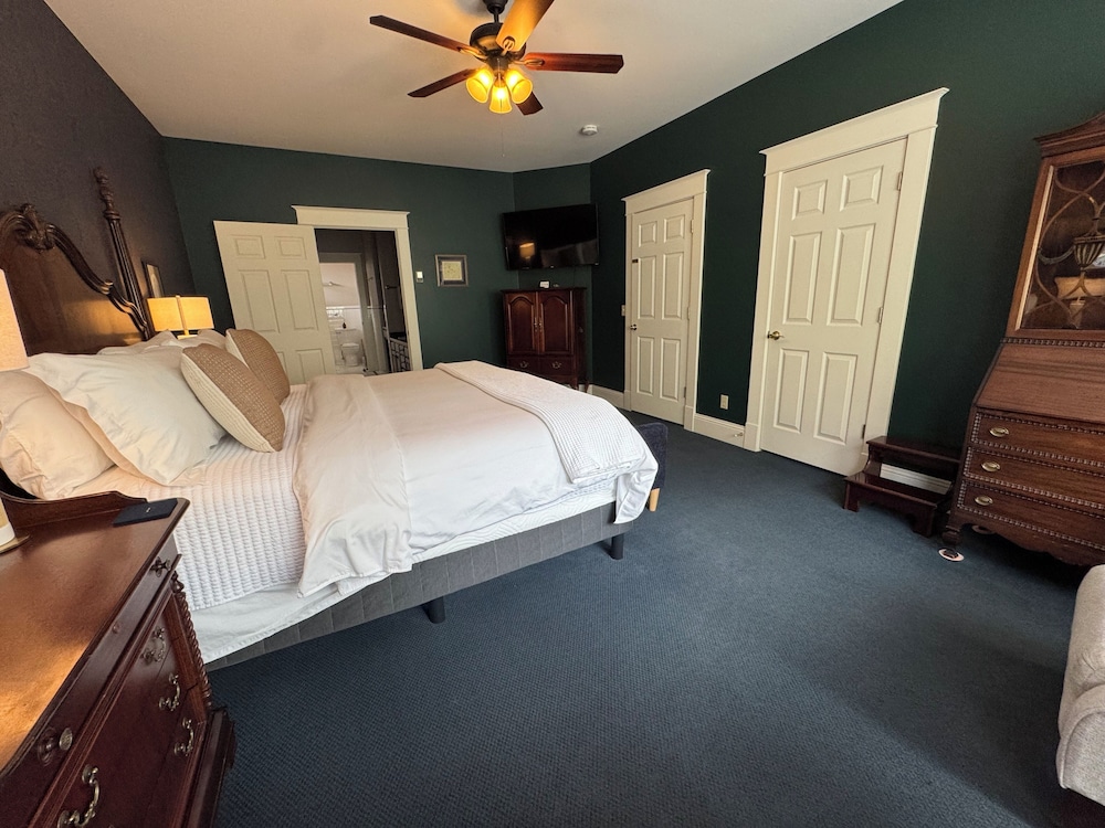 Starlight, King Bed، China Clipper Inn 5/10