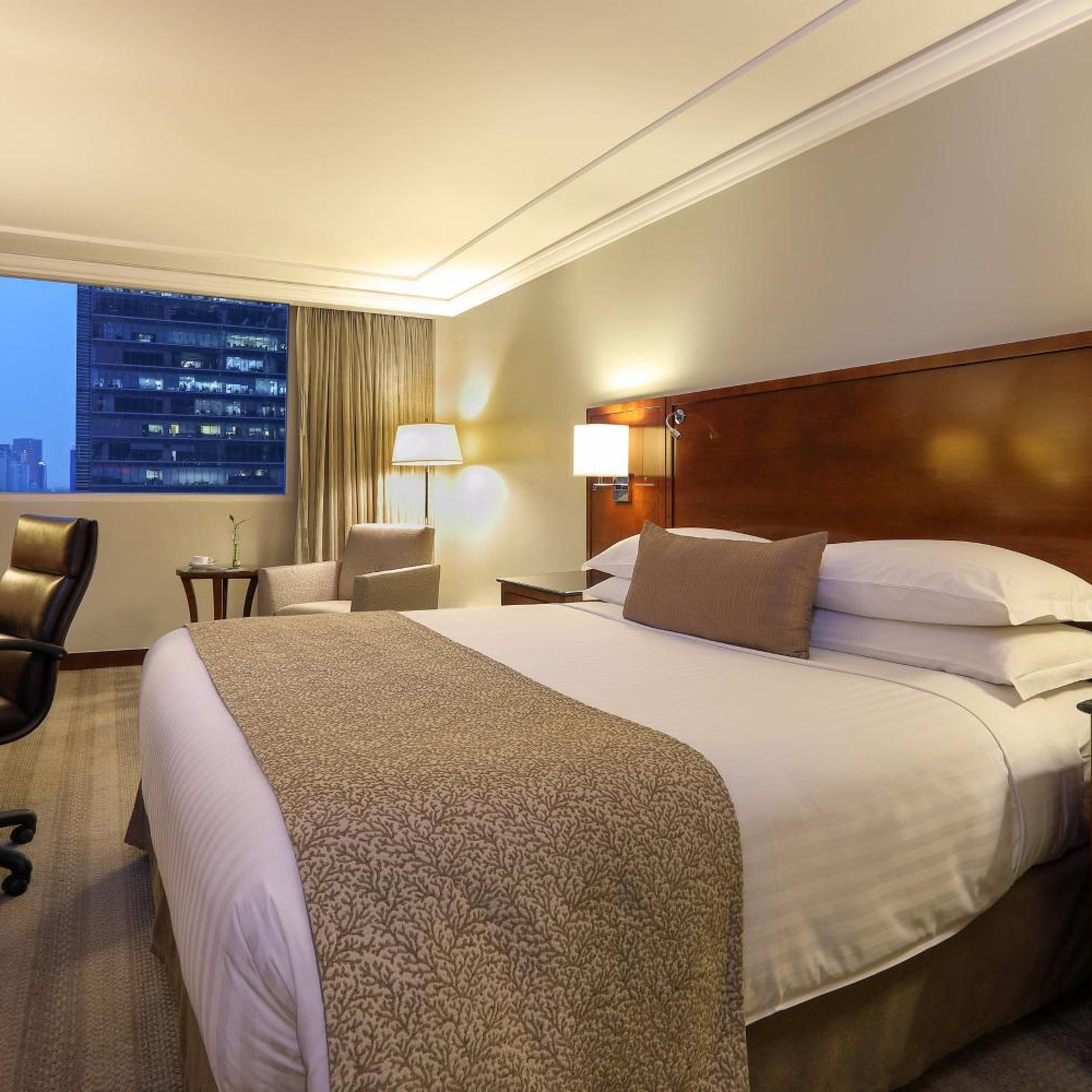 Room, King Bed, Executive Lounge Access, Corner