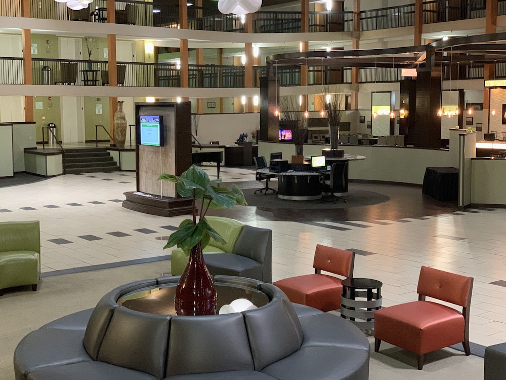 Clarion Hotel & Suites Conference Center Memphis Airport 14/31