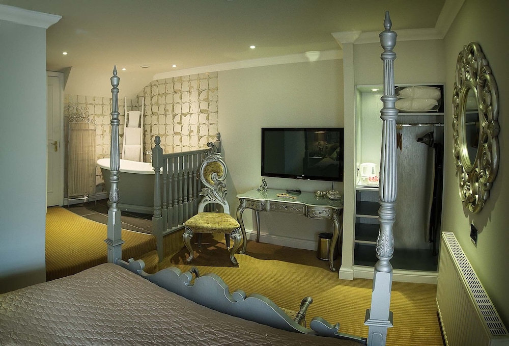 Ringwood Hall Hotel & Spa, BW Signature Collection 38/48