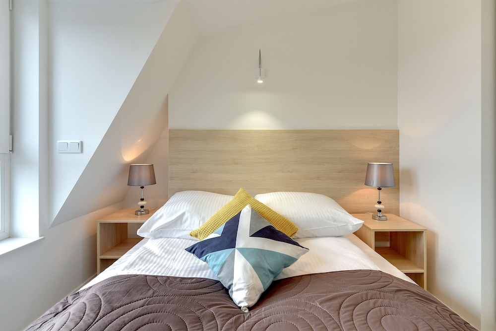 2 BEDROOMS, PREMIUM, APARTMENT, RIVER VIEW, KITCHENETTE