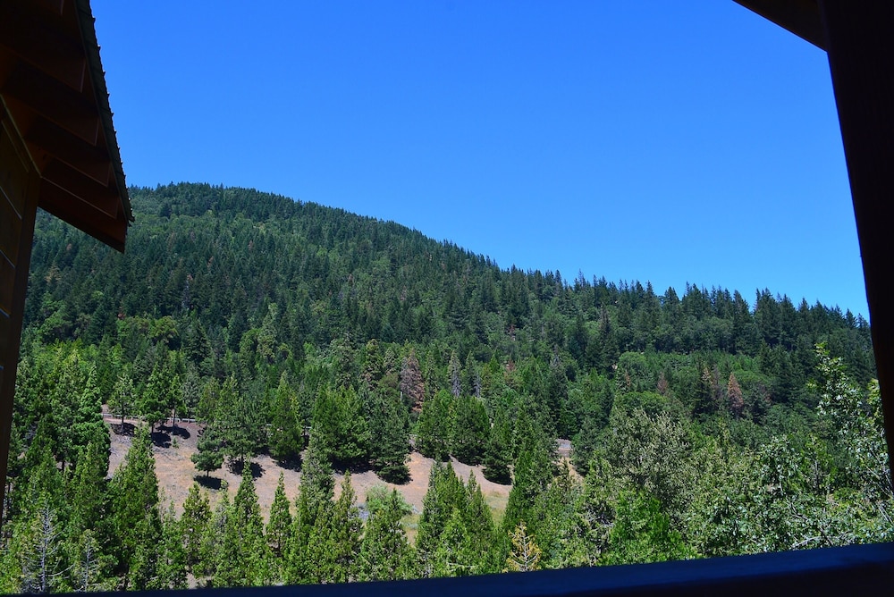 Callahan s Mountain Lodge 76/78