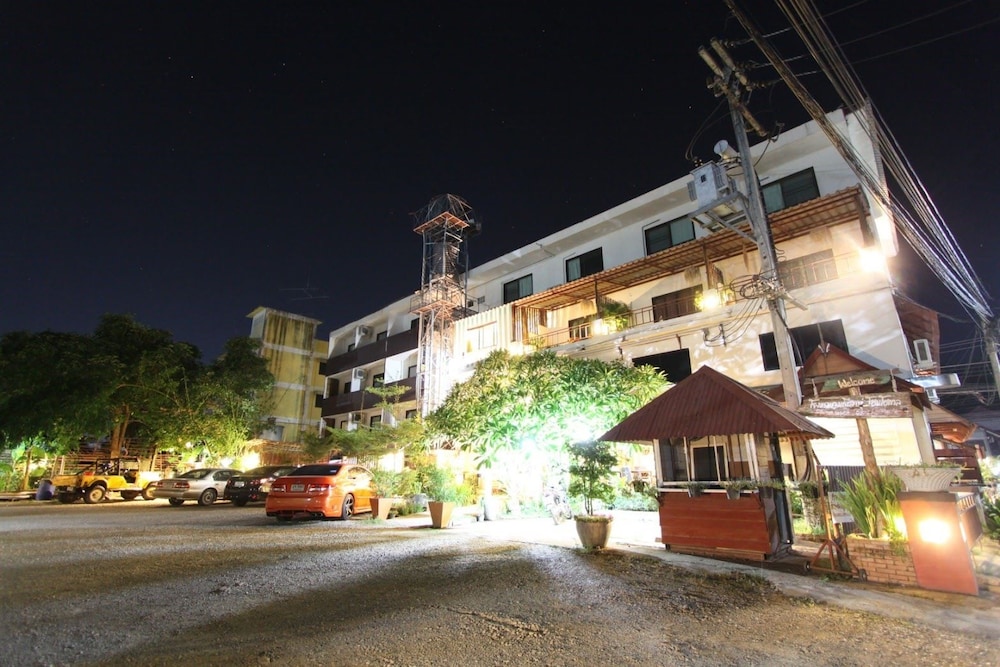 Phumanee Home Hotel 2/19