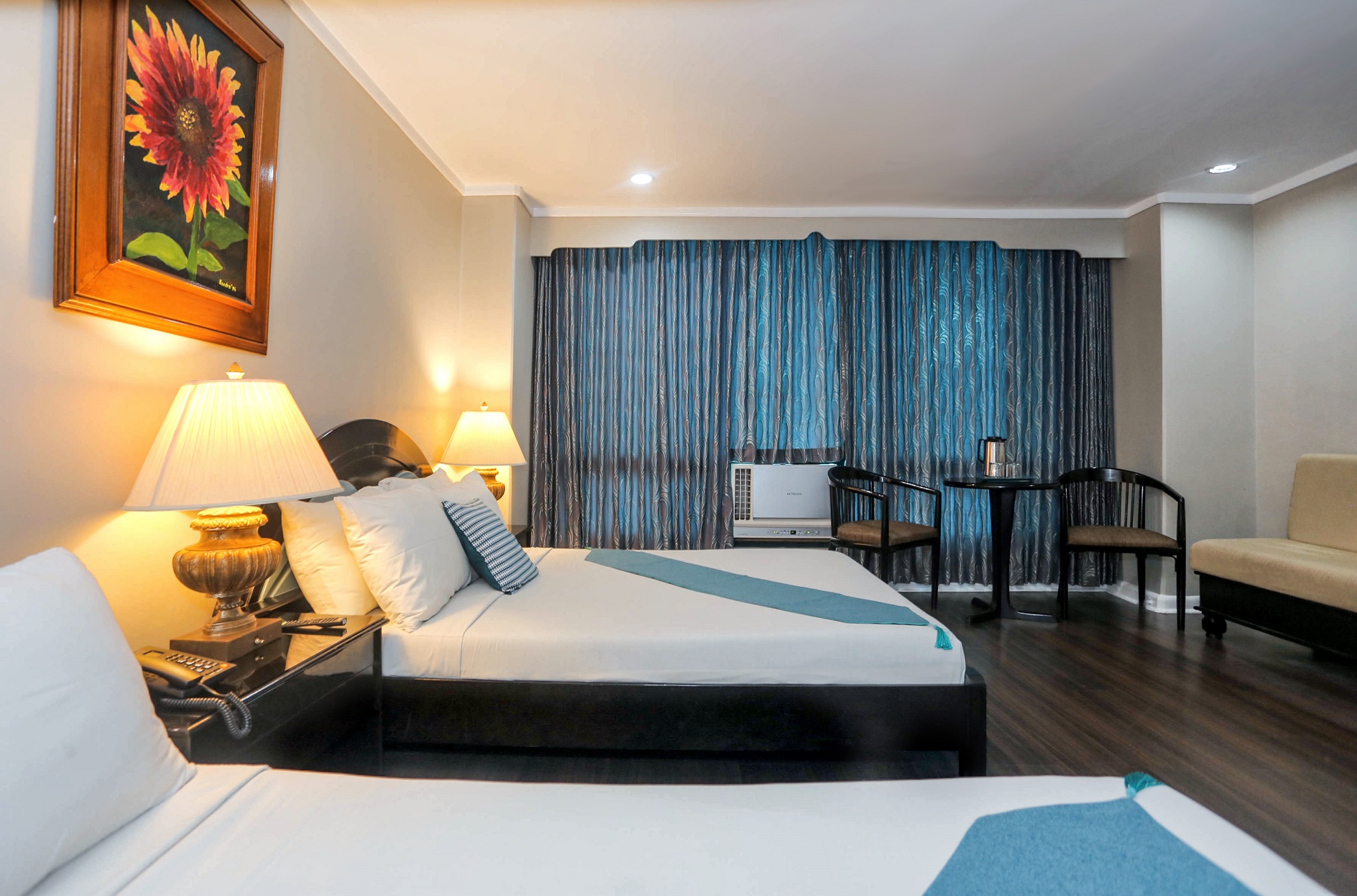 EXECUTIVE SUITE