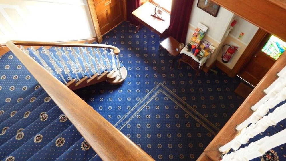 Whitchester Christian Guest House 4/50