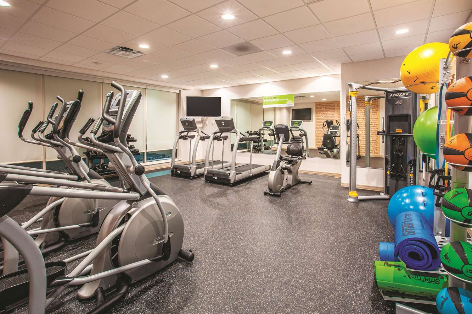 La Quinta Inn & Suites by Wyndham Duluth 13/21