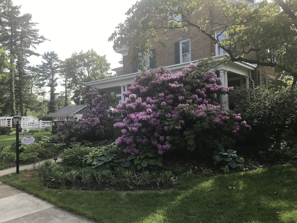 Mooreland Garden Inn 29/33