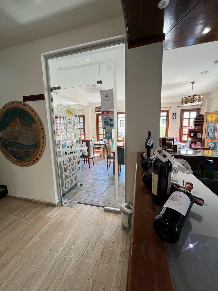 Argos Hotel - Adults Only 52/75
