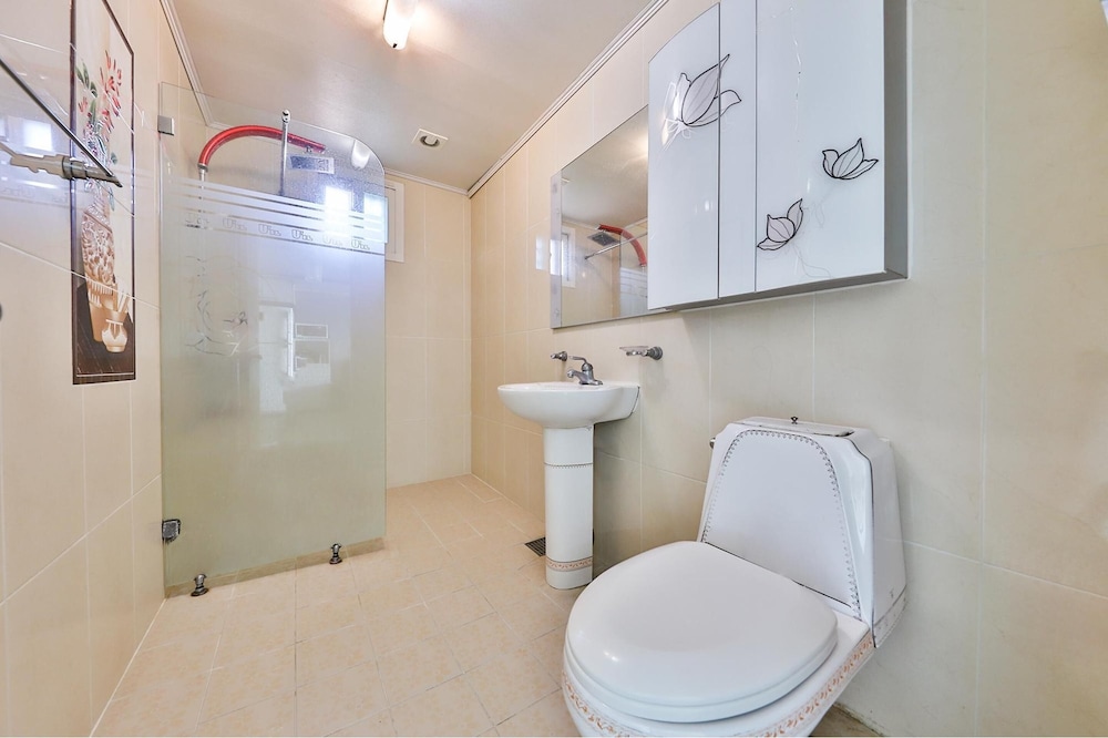 Ganghwa Badatgashimteo Pension 50/50