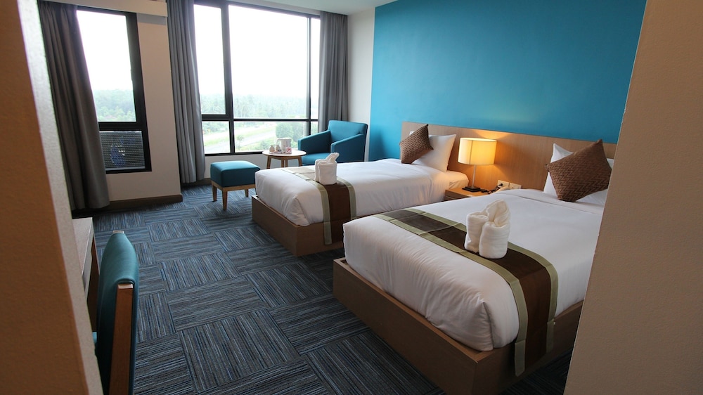 DELUXE, TWIN BEDS