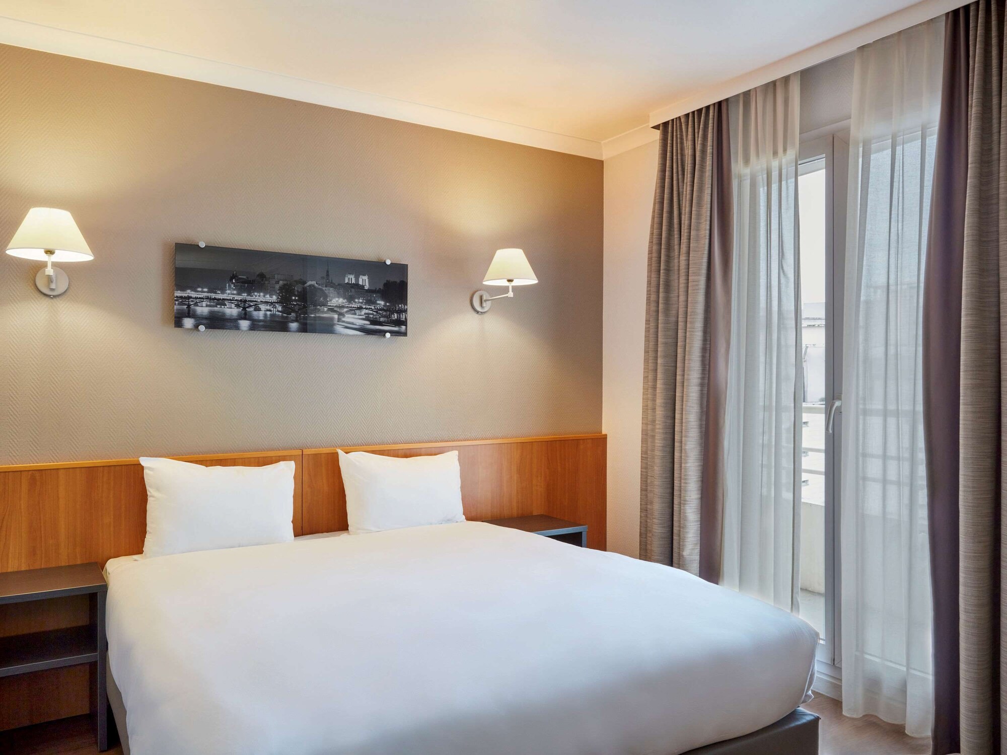 STUDIO, DOUBLE BED
