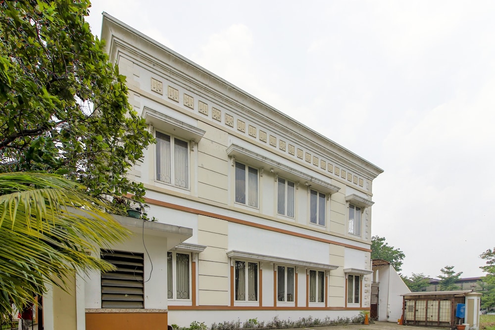Reddoorz Permata Sari Karawaci 2/32