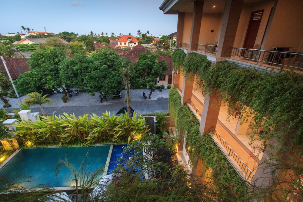 Pondok Anyar Inn 28/50
