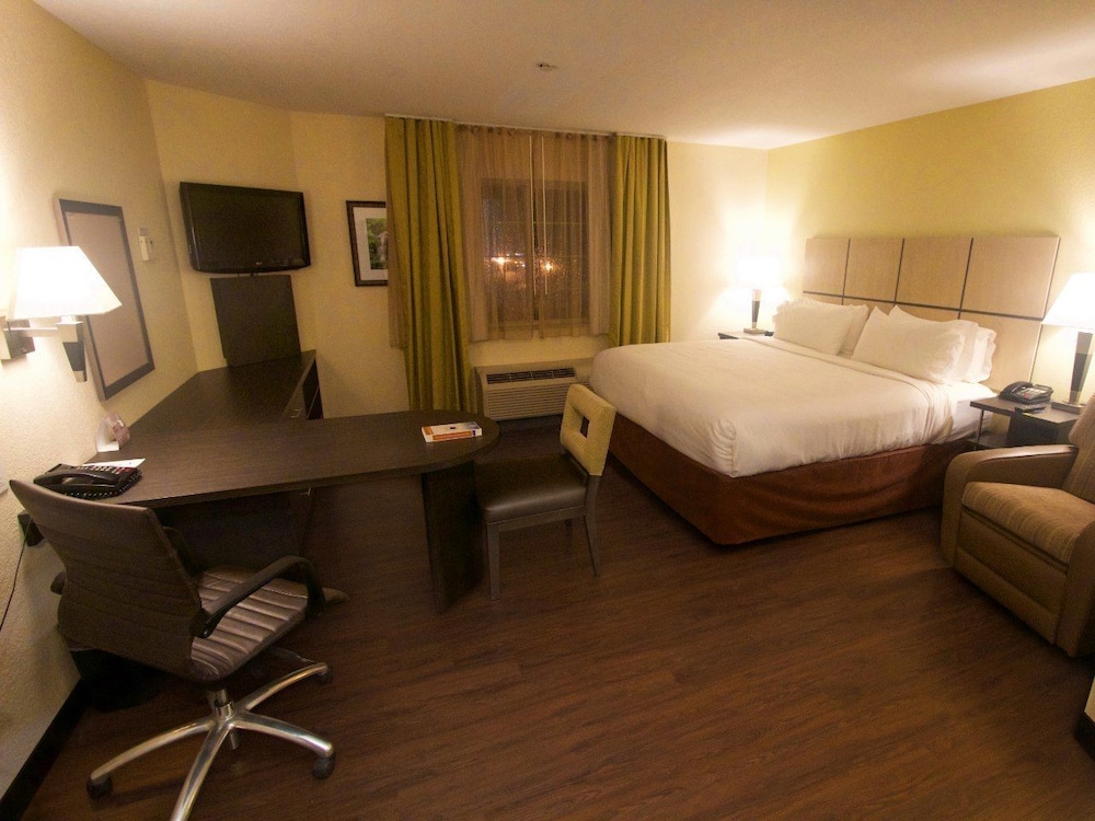 Candlewood Suites West Little Rock 16/62