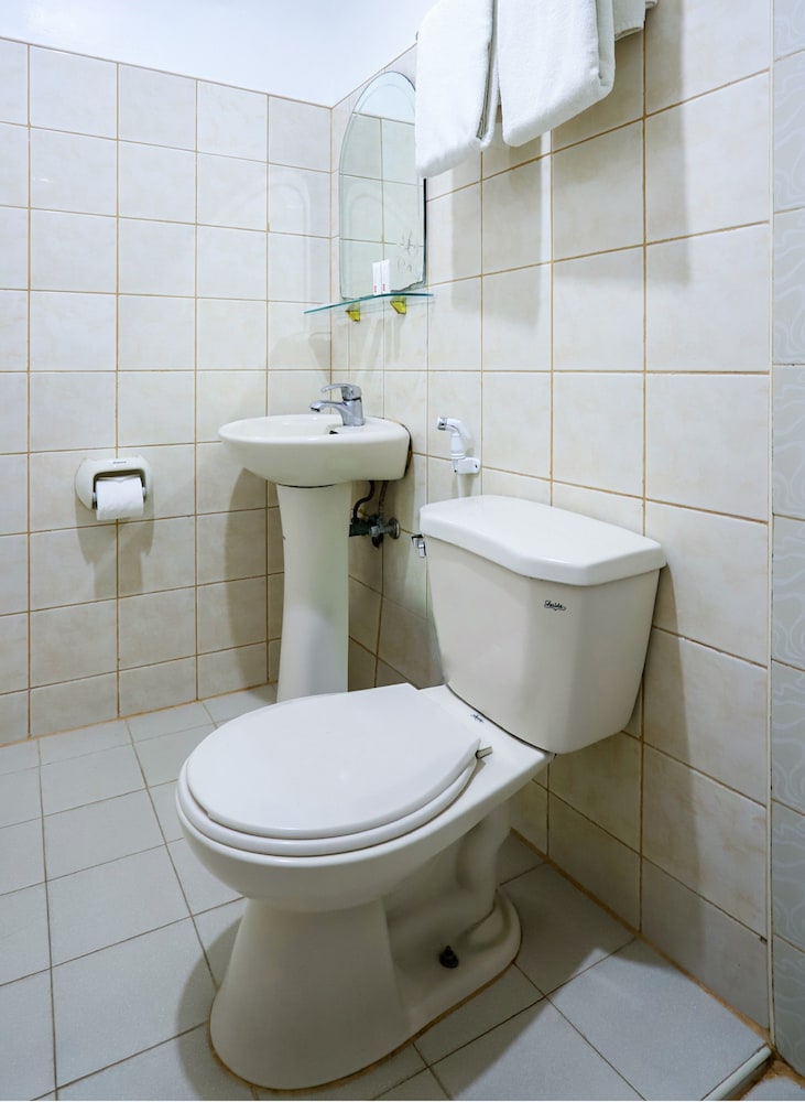 OYO 210 Apple Tree Suites 37/37