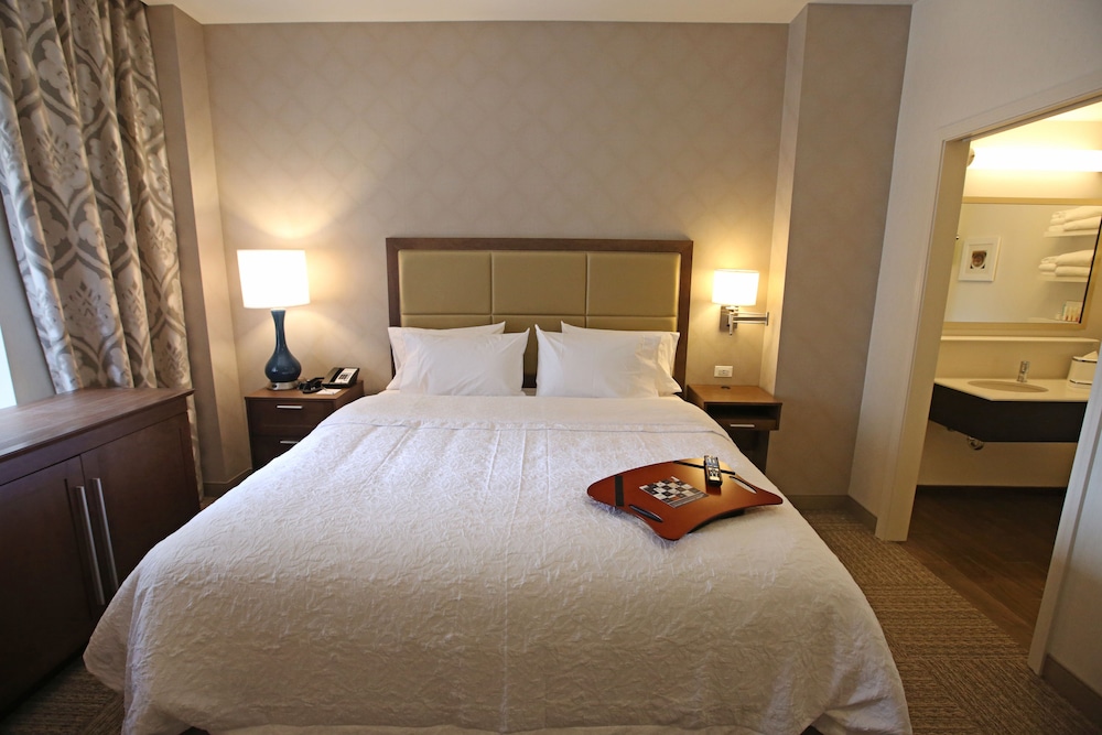 ROOM, KING BED, ACCESSIBLE