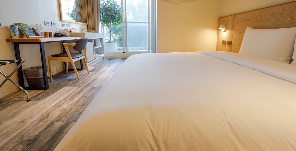 28 Shu Xiang Hotel 32/64