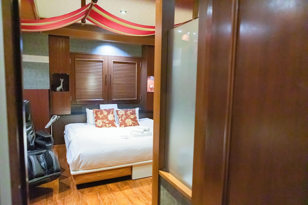 Oriental Calm, Queen Bed, Sauna، Hotel Rima chocolat 3/6