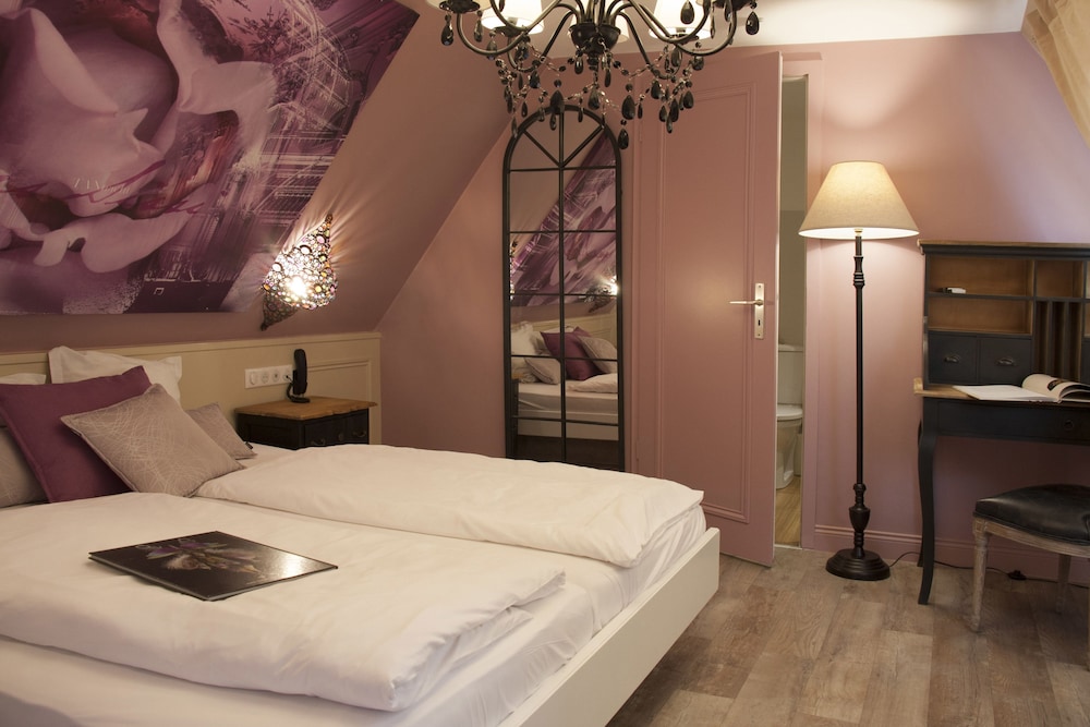 Hotel Roses Ex Hotel Aux Trois Roses 44/70