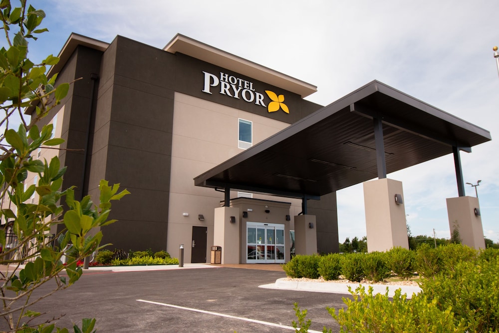 Hotel Pryor 2/44