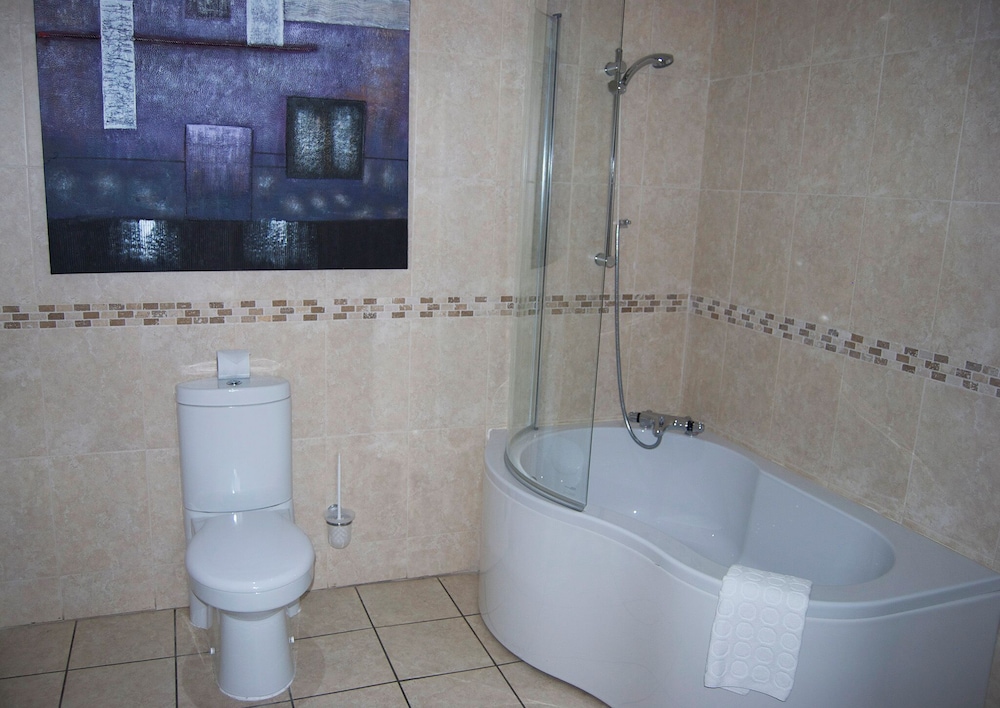 Villaggio Hotel & Restaurant 30/36
