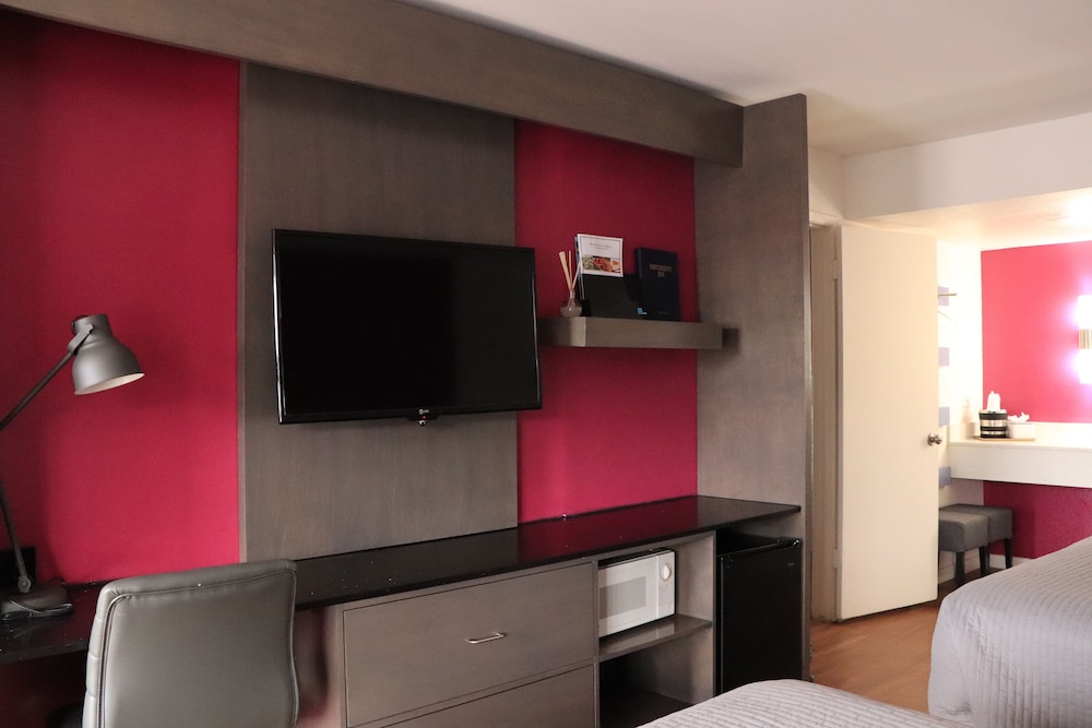 University Inn 13/40