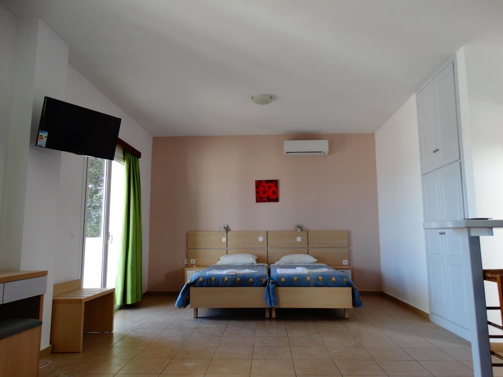 Paradiso Apartments 13/45