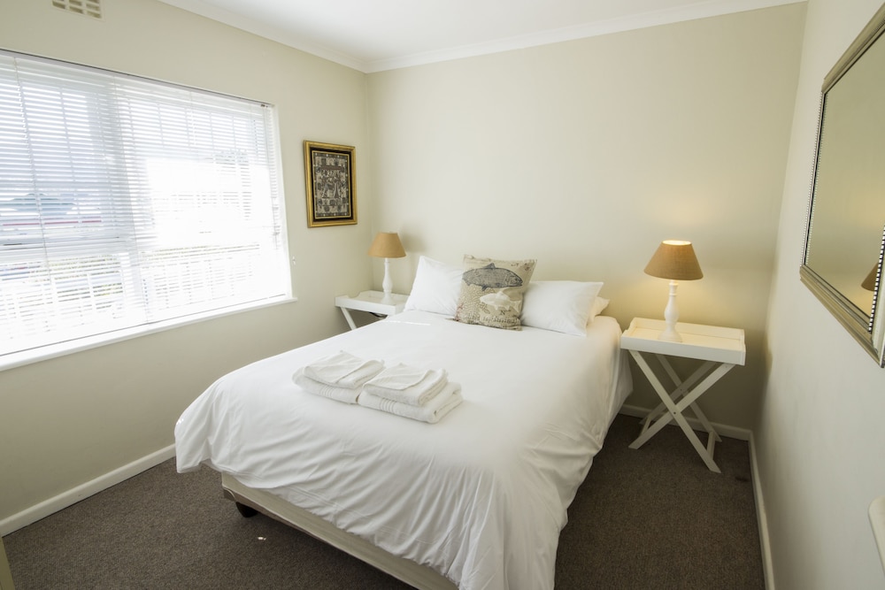 Apartment, Top Floor, Laguna Grove 2/3