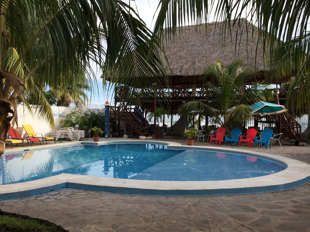 SABAS Beach Resort 10/66