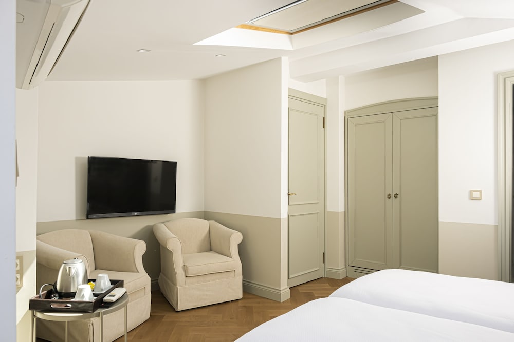Ishak Pasa Hotel 30/46