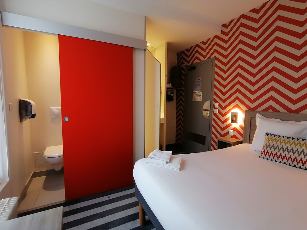Hotel de L Apos Europe 10/69