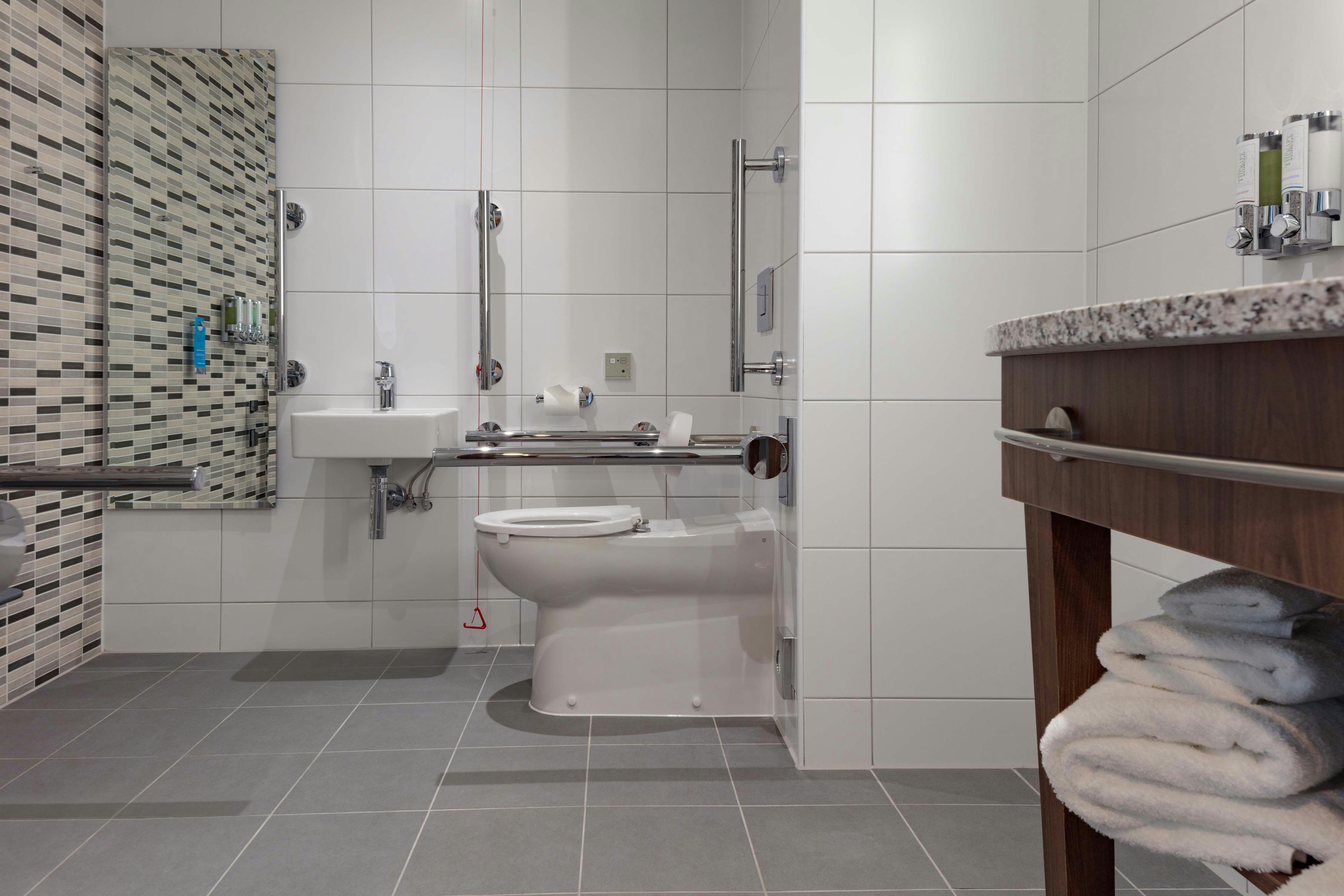 Hampton By Hilton Edinburgh Airport 56/56