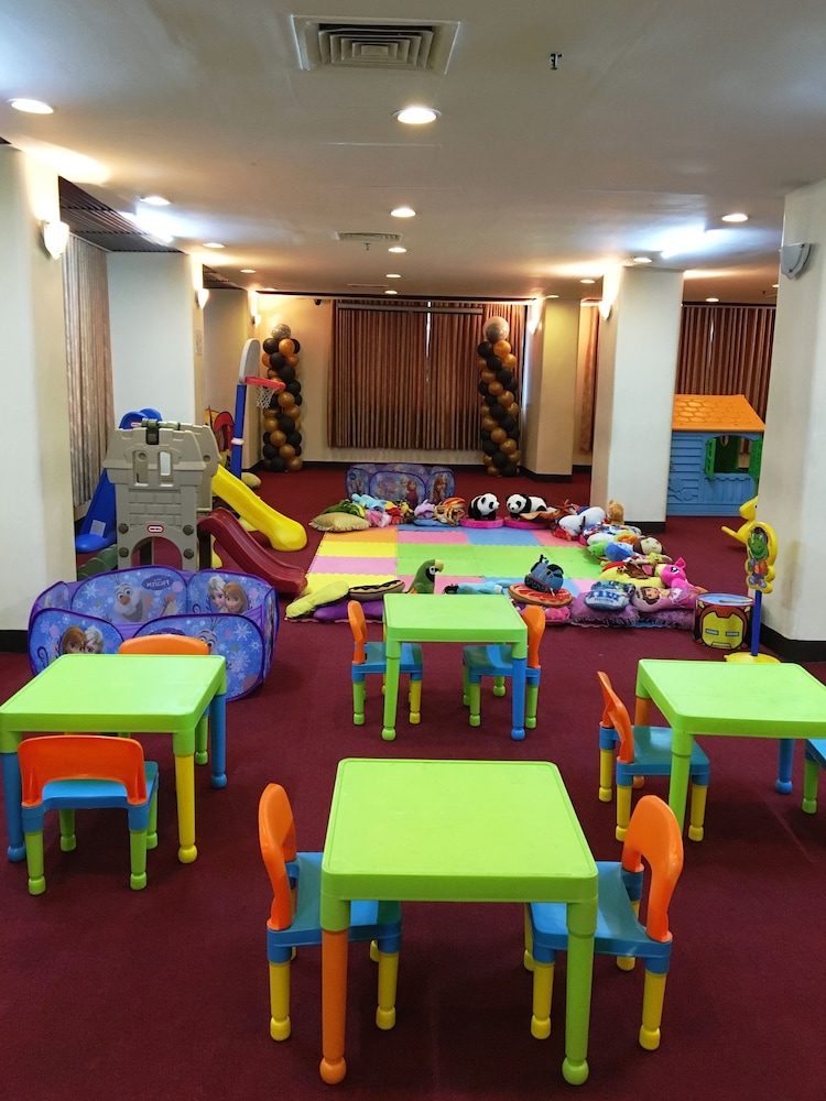 Bayview Park Hotel Manila 40/50