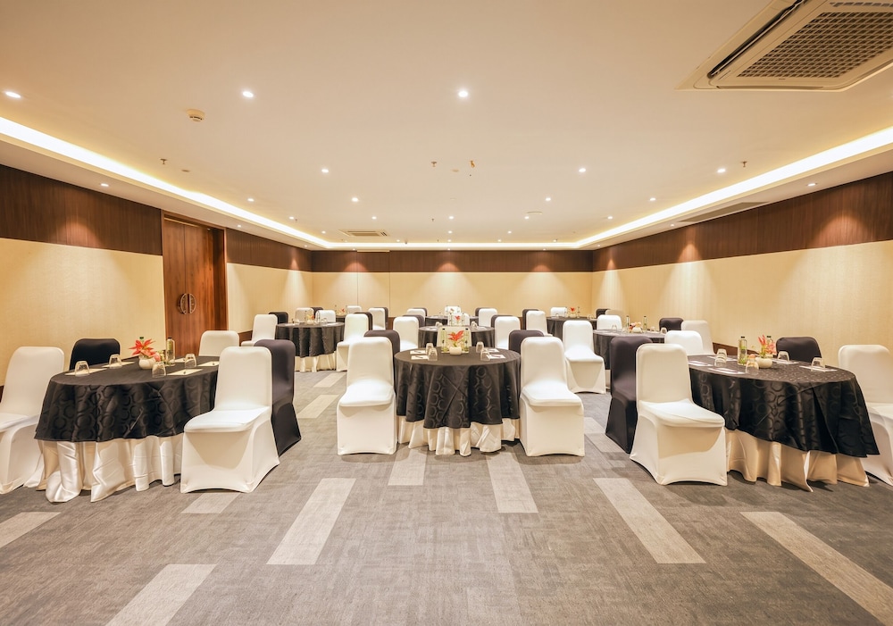 Rhythm Gurugram - Hotel & Suites 39/50