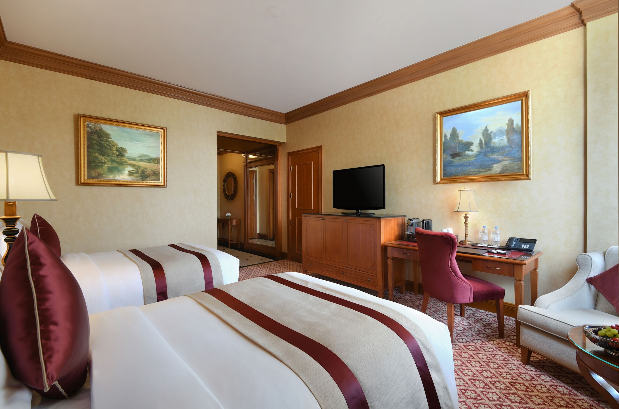 DELUXE, TWIN BEDS