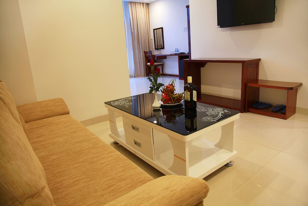 May Beach Hotel 37/43