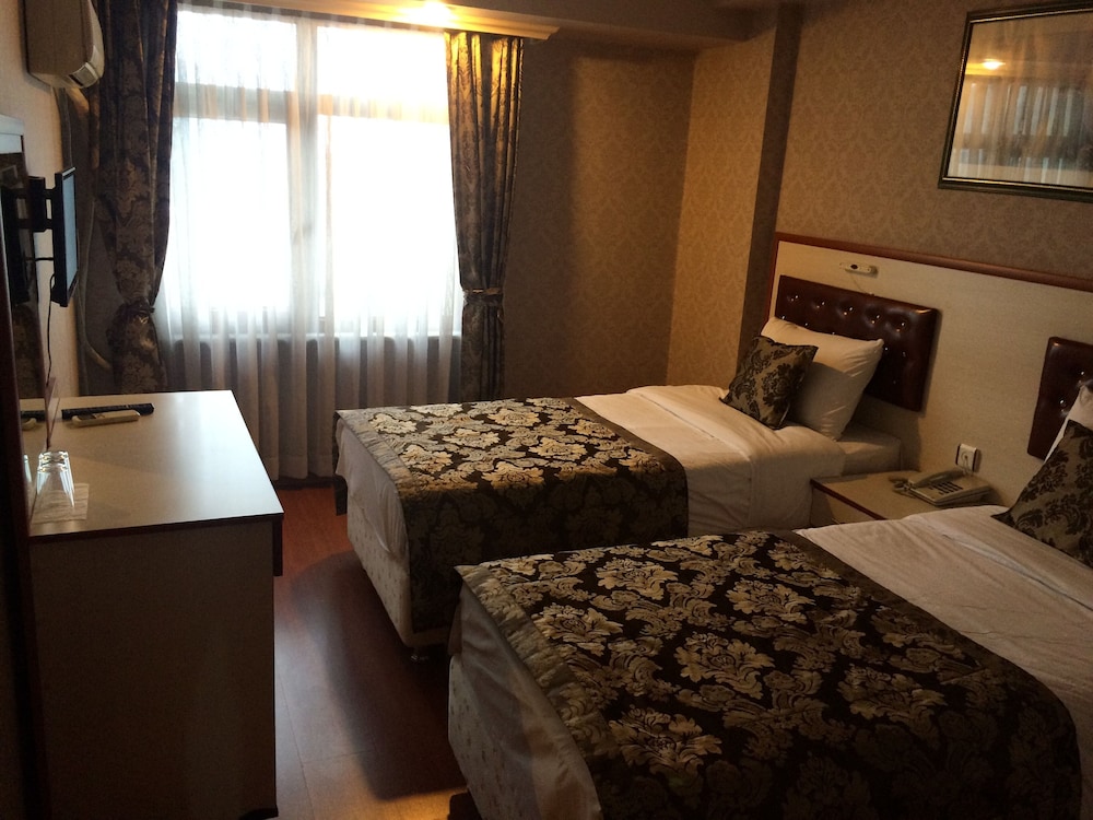 Tayhan Hotel 11/39