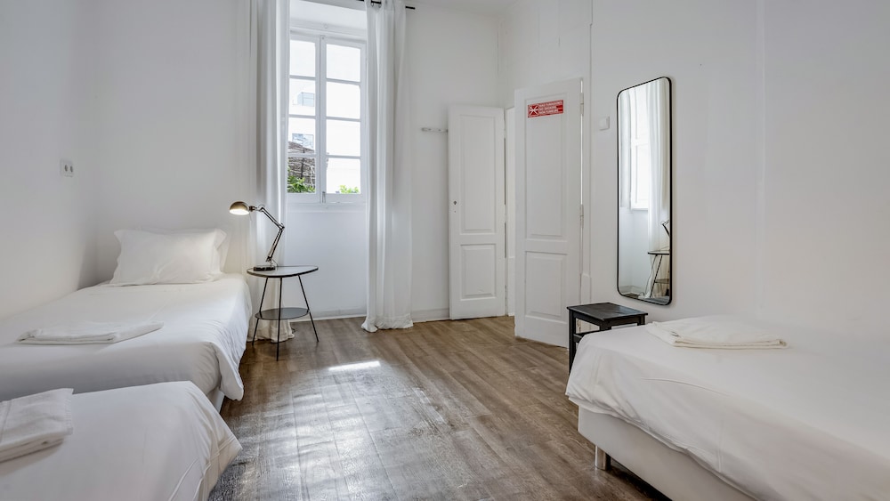 ROOM, TRIPLE, 3 BEDS
