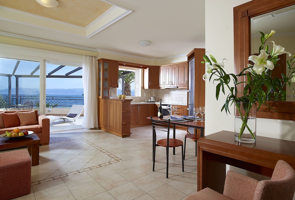 Avantis Suites Hotel 25/50