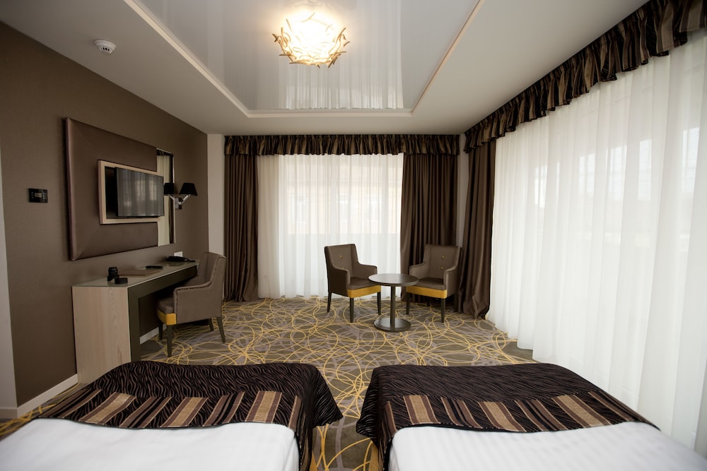 Exclusive Hotel More 11/28