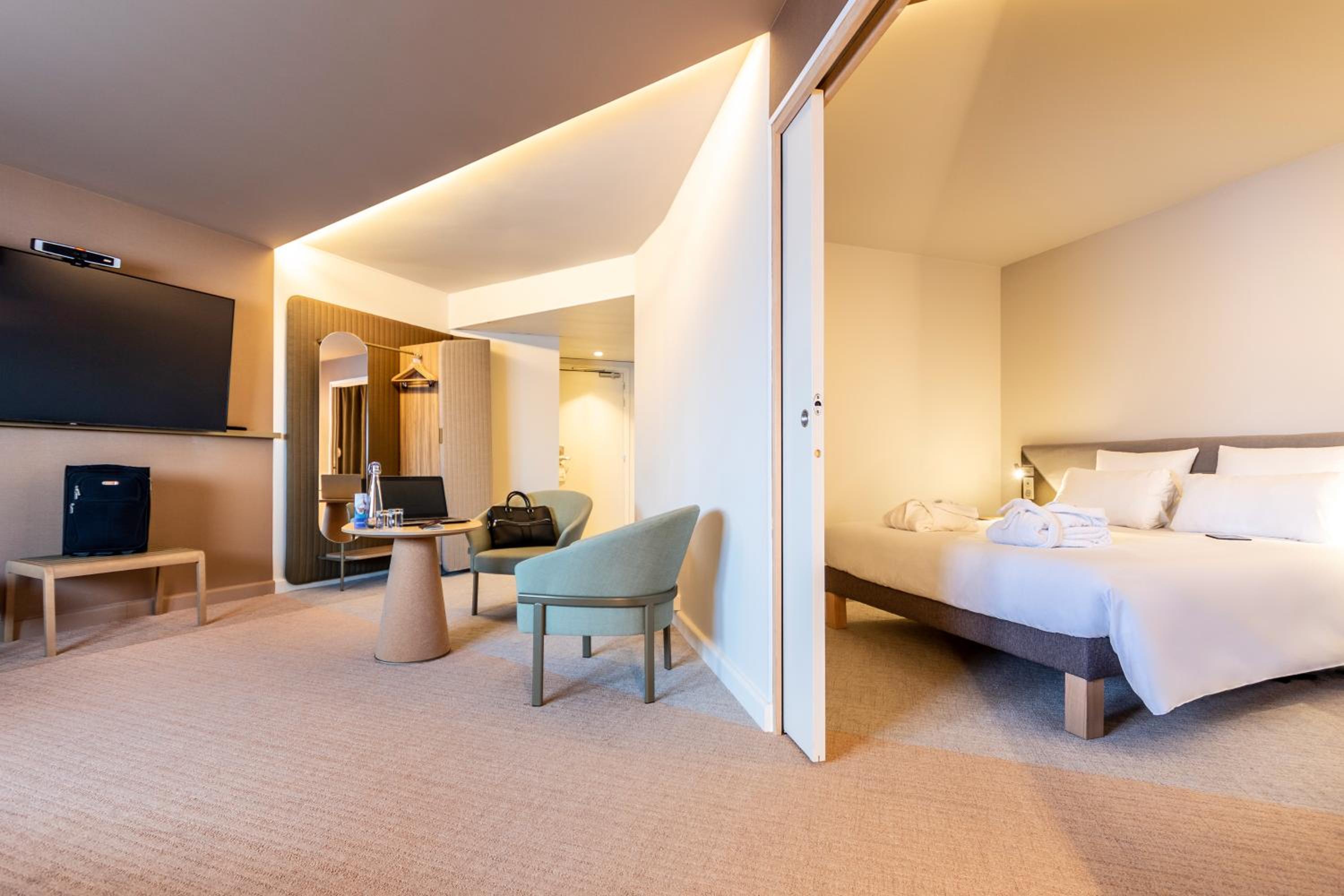 جناح عائلي بسرير مزدوج مع أريكة، Novotel Paris Orly Rungis 3/10