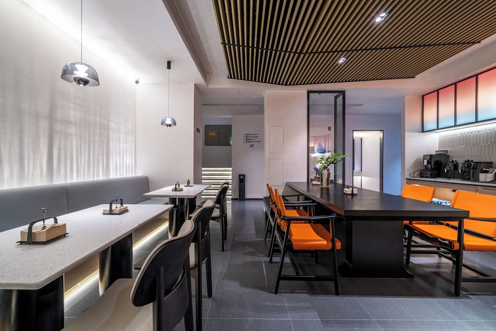 CYBO Station SSAW Hotel Chunxi Road Tianfu Square Chengdu 30/39