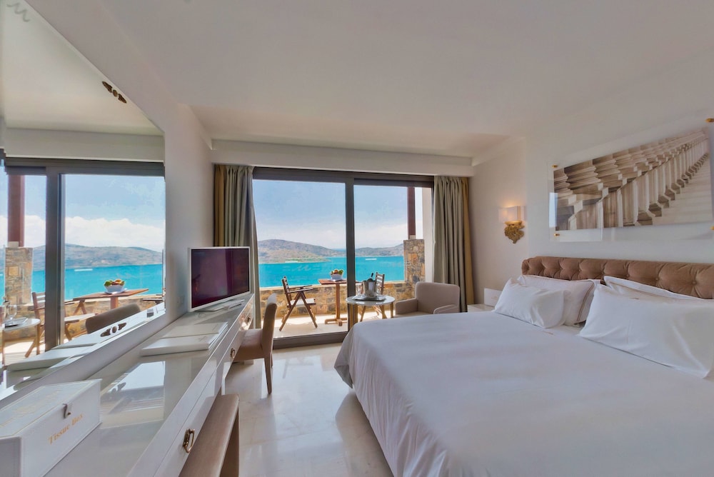Royal Marmin Bay Boutique and Art Hotel 4/50