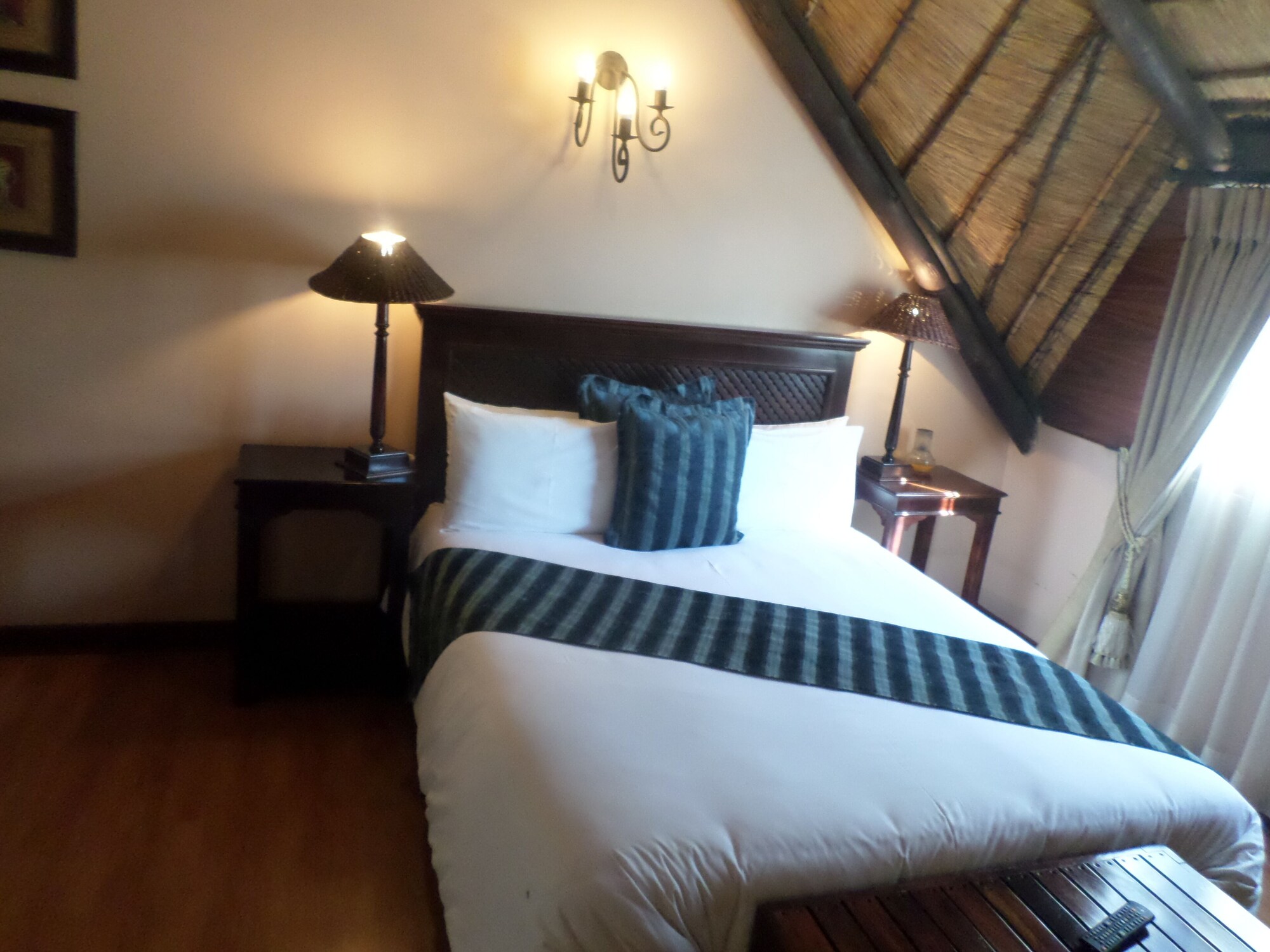 DELUXE, MULTIPLE BEDS, GARDEN VIEW