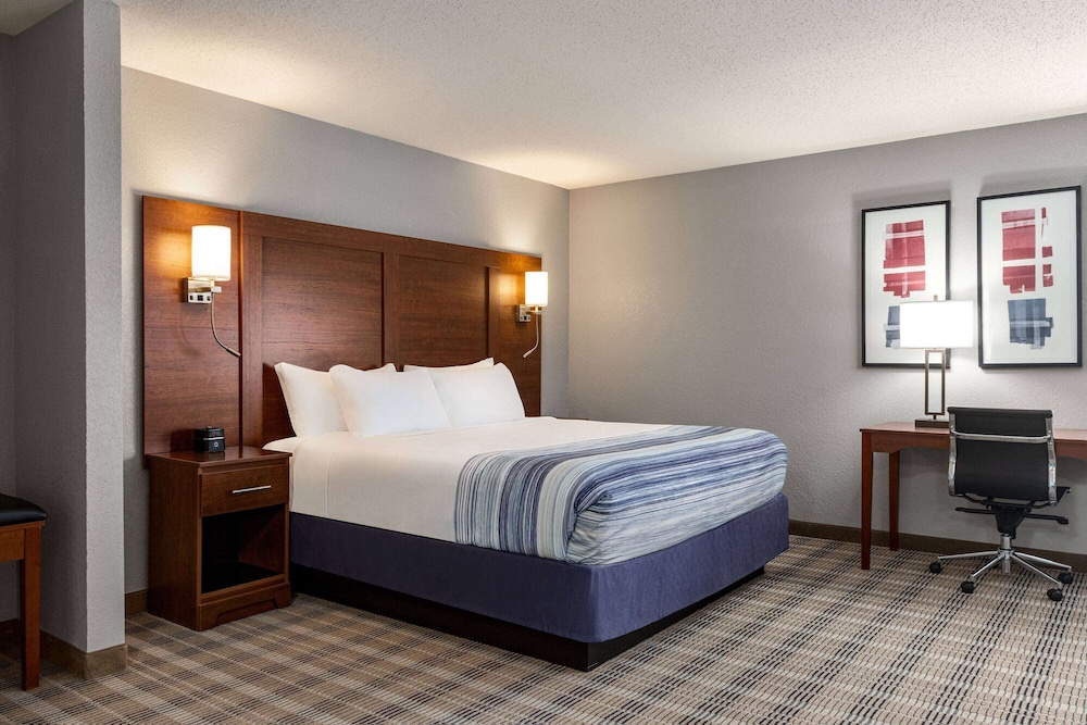AmericInn by Wyndham Williamsburg 14/50