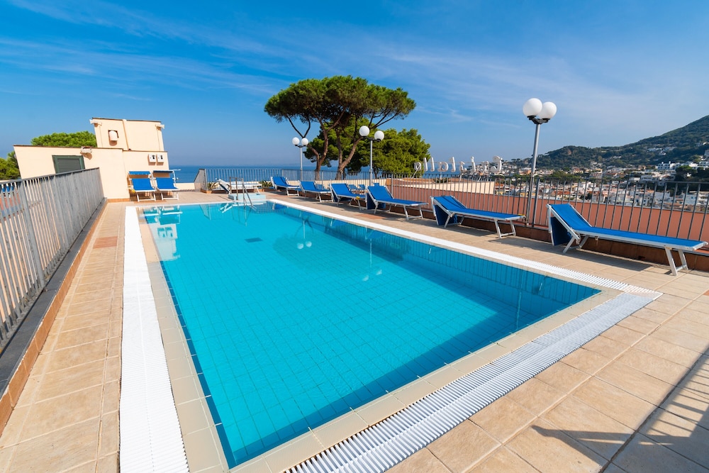 Hotel Terme Beach Cristallo Palace 24/50