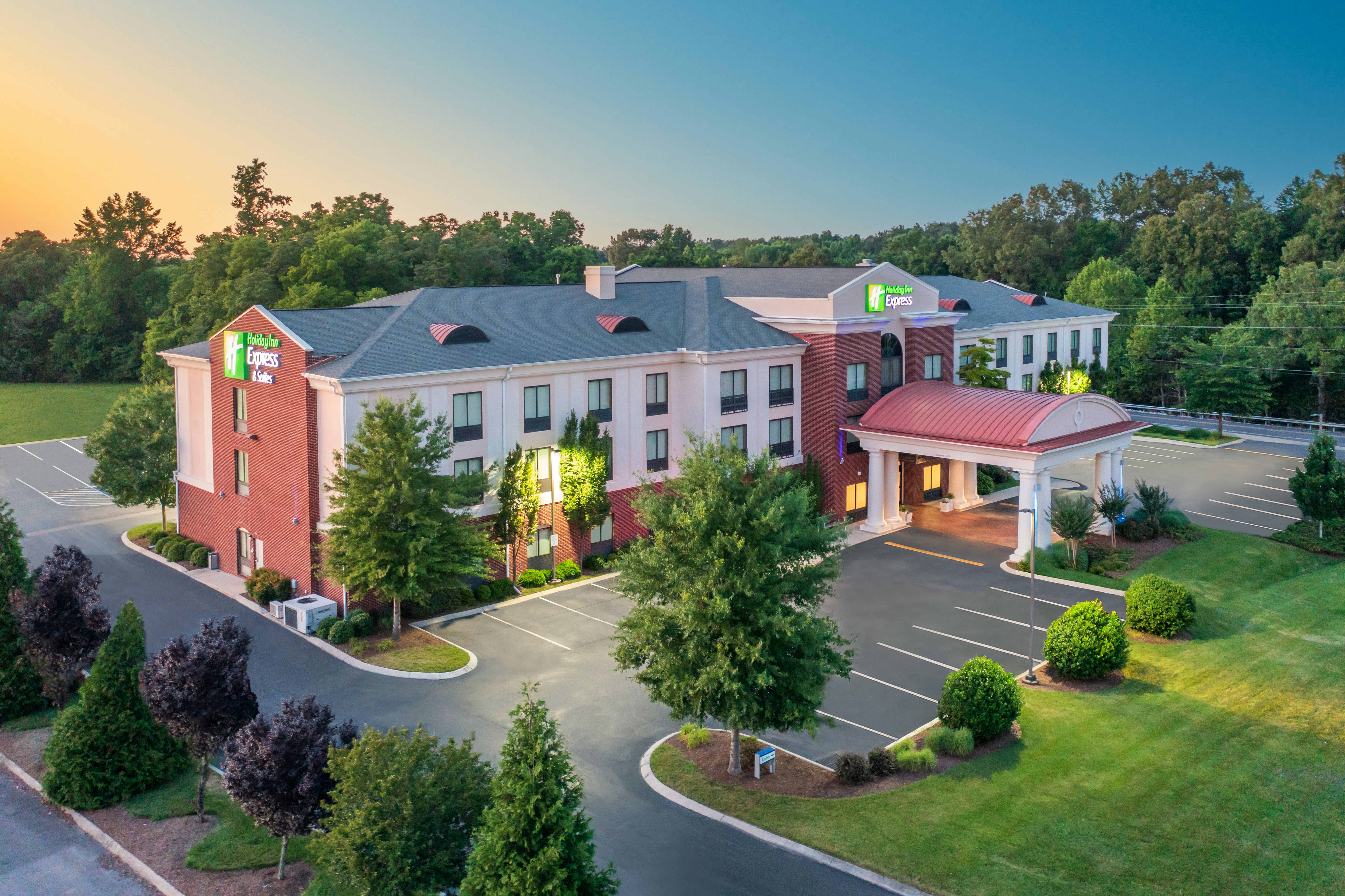 Holiday Inn Express Hotel & Suites Tullahoma 47/47